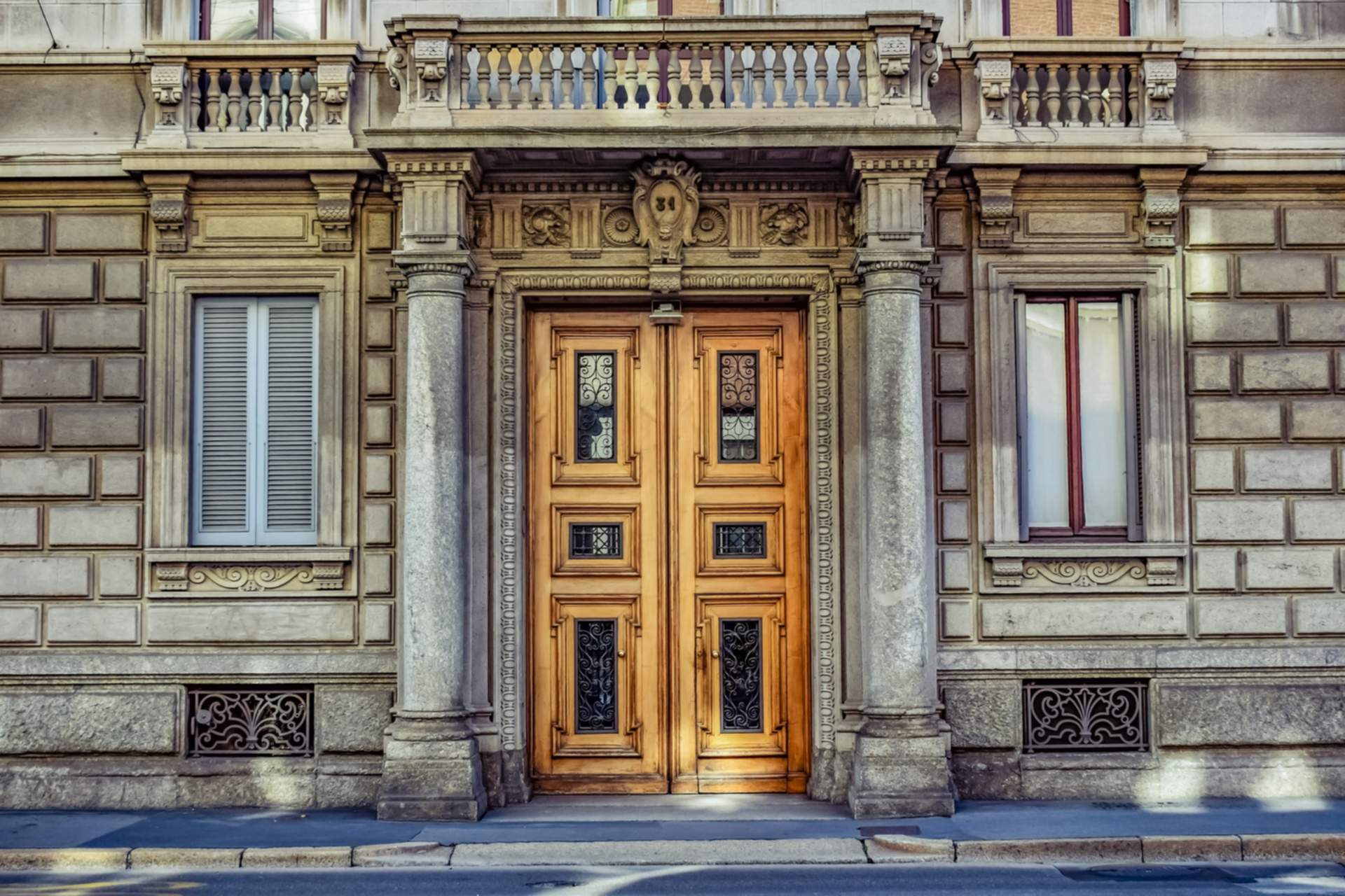 facade-3601466_1920